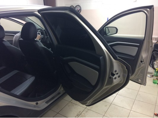 Перетяжка дверных карт