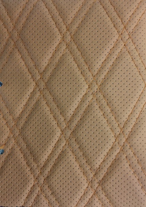 Варианты прострочек и цветов нитей авточехлов Dress4car